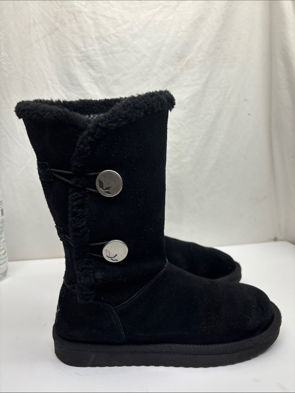 Koolaburra Black Button-Detail Shearling Winter Boots, SZ 7, box 76